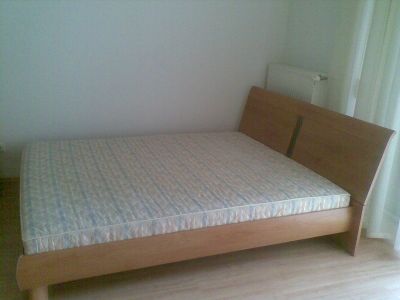 Kiadó 2 szobás újszerű lakás az Oktogonnál