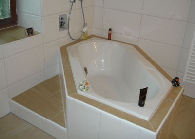 csempézés, burkolás