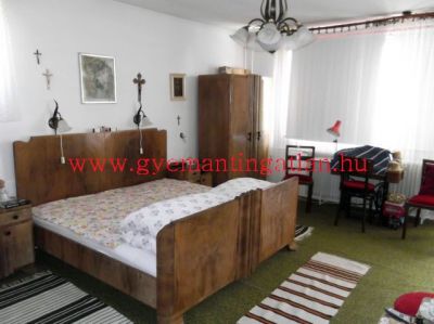 Eladó családi ház Szekszárd jó környékén 3200435