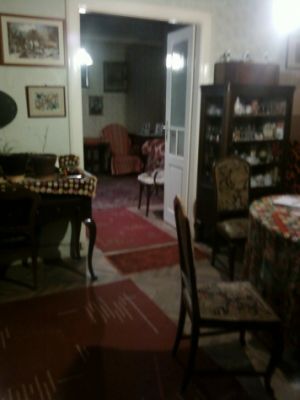 Belvárosi polgári lakás felújitás előtt áron alul eladó