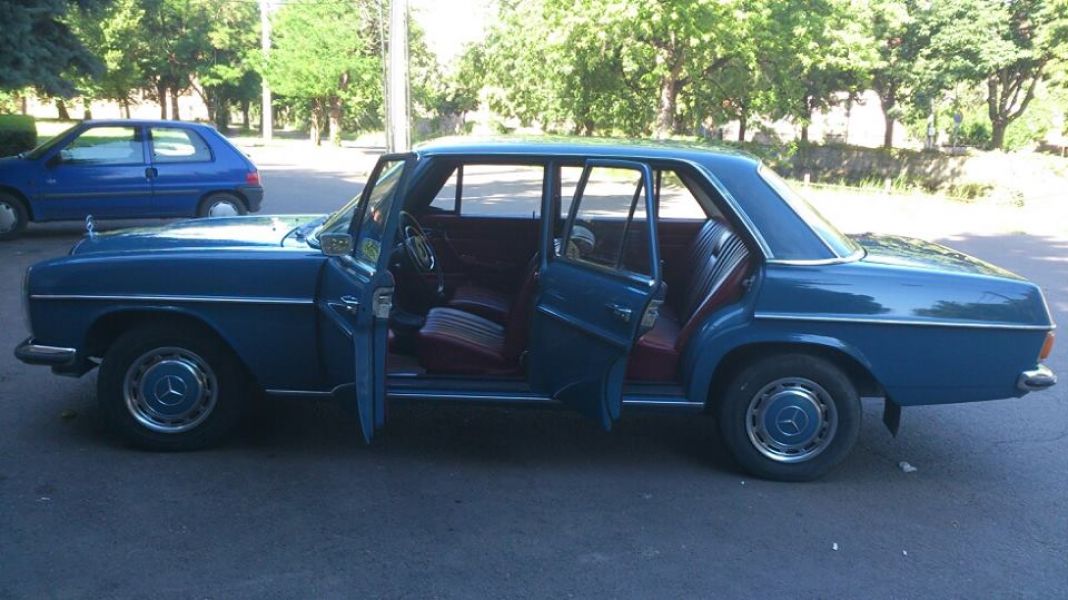 Mercedes w115 200/8