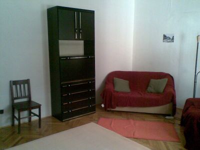 Kiadó 2 szobás lakás az Oktogonnál