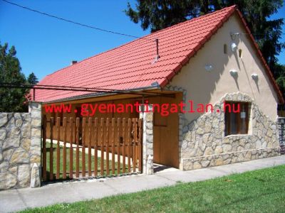 Eladó családi ház Tolna csendes részén 3200413