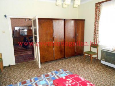 Szekszárd újvárosi részen 110 nm-es családi ház