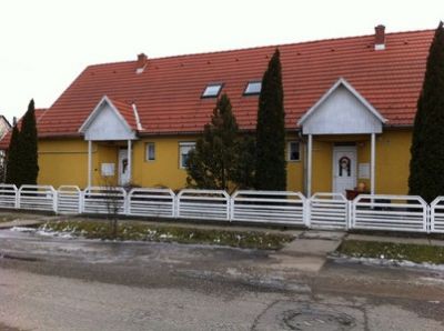 Mályiban,Miskolctól 8km-re ikerház eladó.