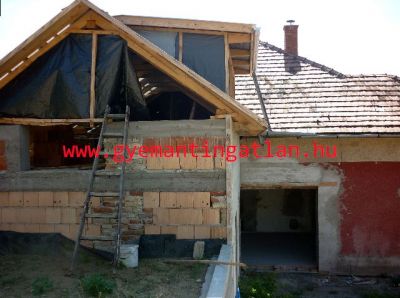 Eladó ingatlan Szekszárd jó környékén félkész ház 3200416 