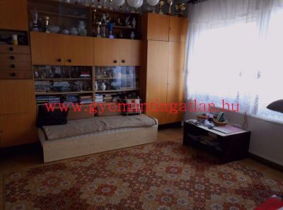 Szekszárd központi kis családi ház eladó