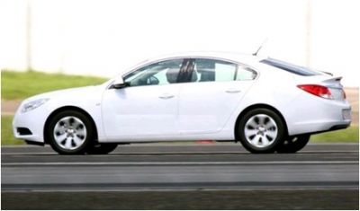 Opel Insignia Astra áron