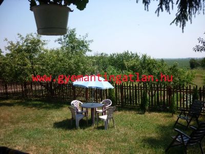 Eladó ingatlan Szekszárd külterületéhez közel családi ház 3200419 