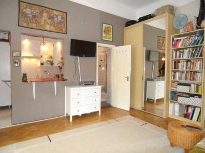 IX.ker. Czuczor utcában eladó fiatalos garzon 10,8mFt