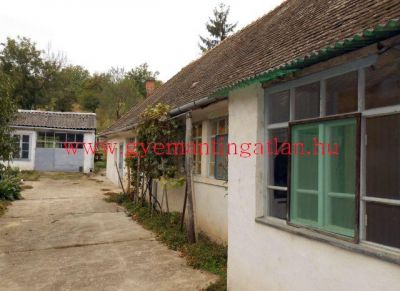 Szekszárdi 113 nm-es családi ház eladó