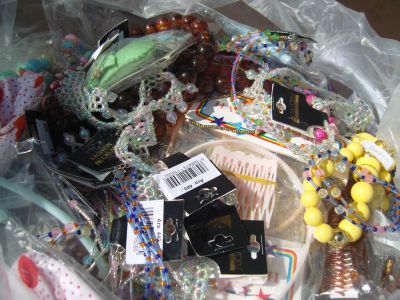 250 darabos bizsu csomag  15.000Ft.