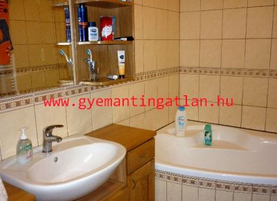 Modern,63 nm-es tetőtéri lakás eladó Szekszárdon!