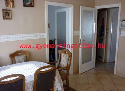 Eladó ingatlan Szekszárd központjában, parkosított környezetben 3200402