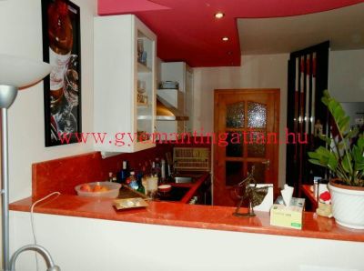 Szekszárd belvárosi egyedi gázos lakás