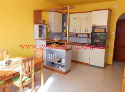 Szekszárdi zöldövezeti pazarul felújított lakás 3200446