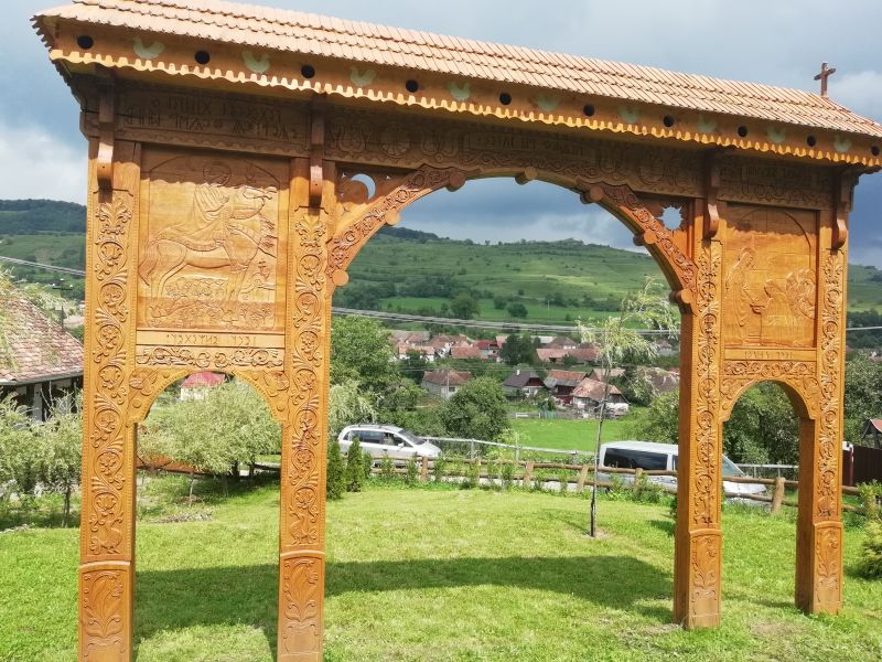  Székelykapuk, kopjafák, fafaragás,faragott bölcső, hagyományőrzés, székelytermék Székelykapuk, kopj