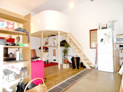 IX.ker. Corvinusnál eladó fiatalos garzon