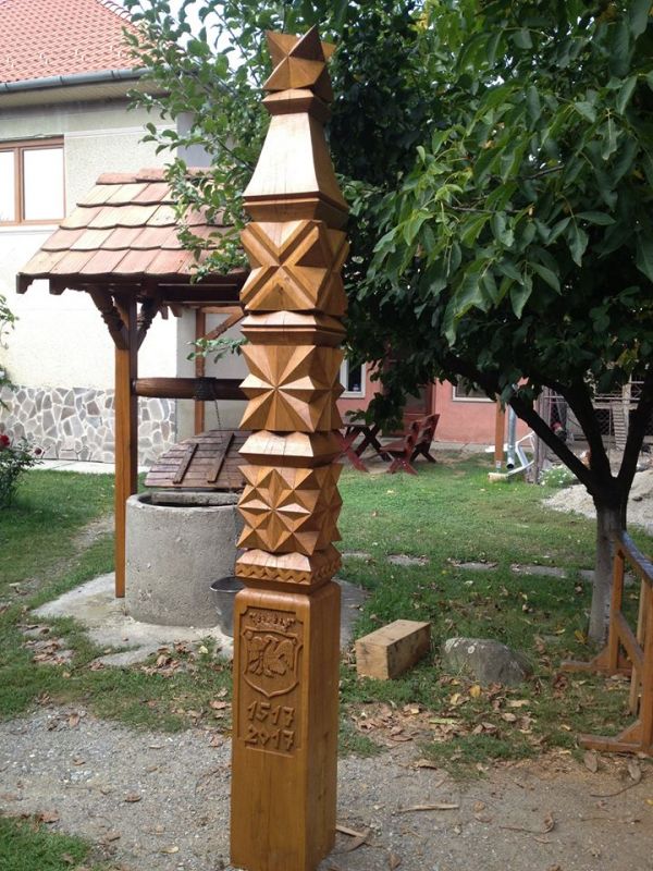 Székelykapuk, kopjafák, fafaragás,faragott bölcső, hagyományőrzés, székelytermék, dombormüvek., torn