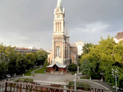 IX.ker. Bakáts téren eladó 3 szobás, erkélyes lakás