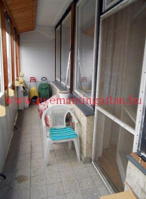 Szekszárd központi első emeleti lakás