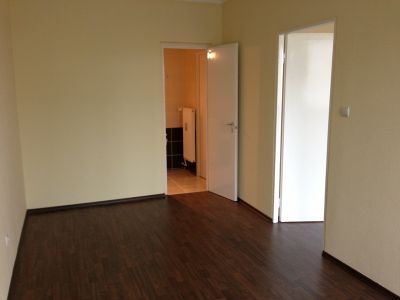 Zuglói 46 nm-es gyönyörű panellakás eladó!