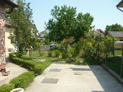 SŰRGŐSEN ELADÓ KÉT GENERÁCIÓS CSALÁDI HÁZ EGY ÁRÁÉRT!!!!