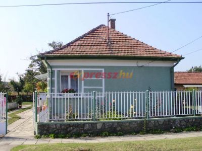 Családi ház eladó !