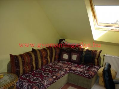 Eladó ingatlan Tolna tetőtéri téglalakás csendes helyen eladó 3200406