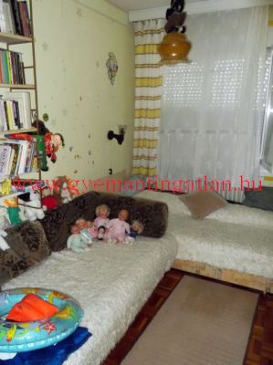 Eladó ingatlan Szekszárd panellakás