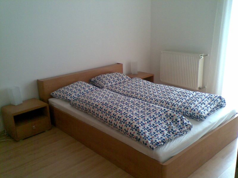 Eladó 2 szobás újszerű lakás az Oktogonnál