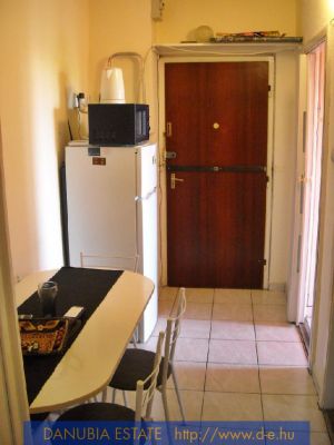 XIX. kerületben 54 m2-es, napfényes, metro közeli lakás eladó