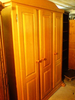 Gardrób szekrény