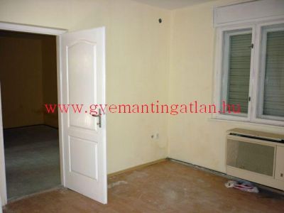 Tolnai 3 szobás családi ház jó áron eladó!