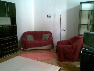 Kiadó 2 szobás lakás az Oktogonnál