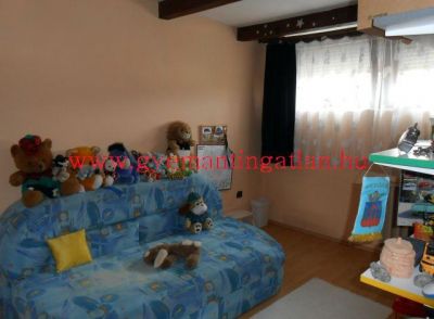 Szekszárd központi modern lakás eladó