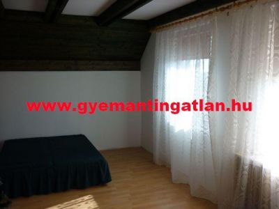 Tolnán 160 nm-es, 4+2 szobás családi ház eladó vagy elcserélhető!