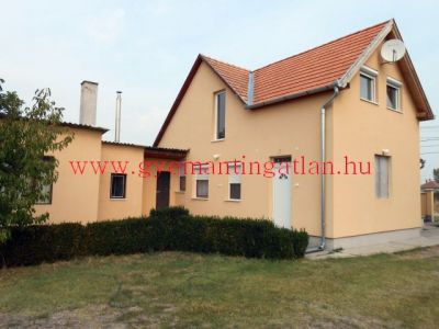 Kívül, belül csinos családi ház