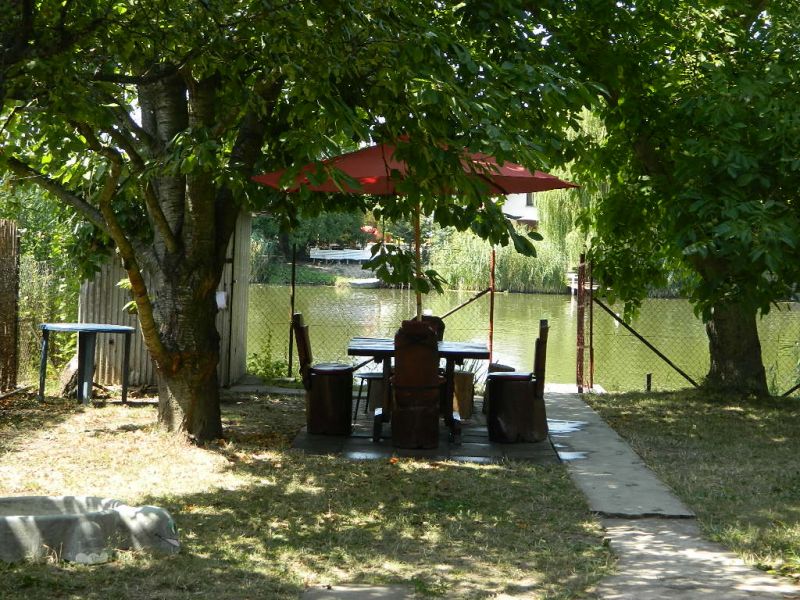 Olcsó állatbarát vízparti nyaraló kiadó!