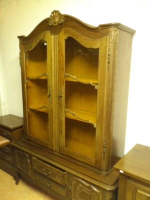 Chippendale stílusú vitrines szekrény