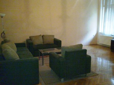 Kiadó 2 szobás lakás az Arany János utcánál