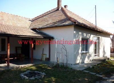 Szekszárdon, 130 nm-es, 4 szobás családi ház eladó!