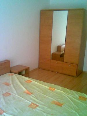 Kiadó 3 szobás újszerű lakás az Oktogonnál