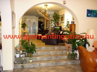 Eladó családi ház, Szekszárd 3200377