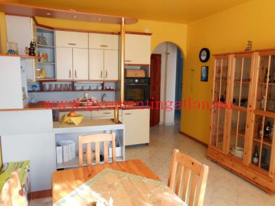 Szekszárdi zöldövezeti pazarul felújított lakás 3200446