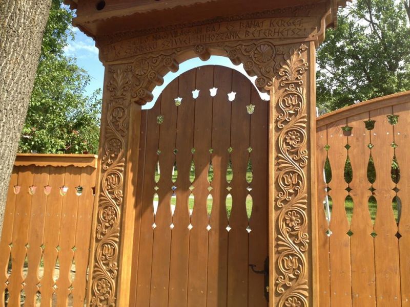 Székelykapuk, kopjafák, fafaragás,faragott bölcső, hagyományőrzés, székelytermék, dombormüvek., torn