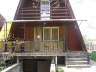 Szigetszentmiklóson, Dunaparthoz közel       Buckában- eladó családi ház